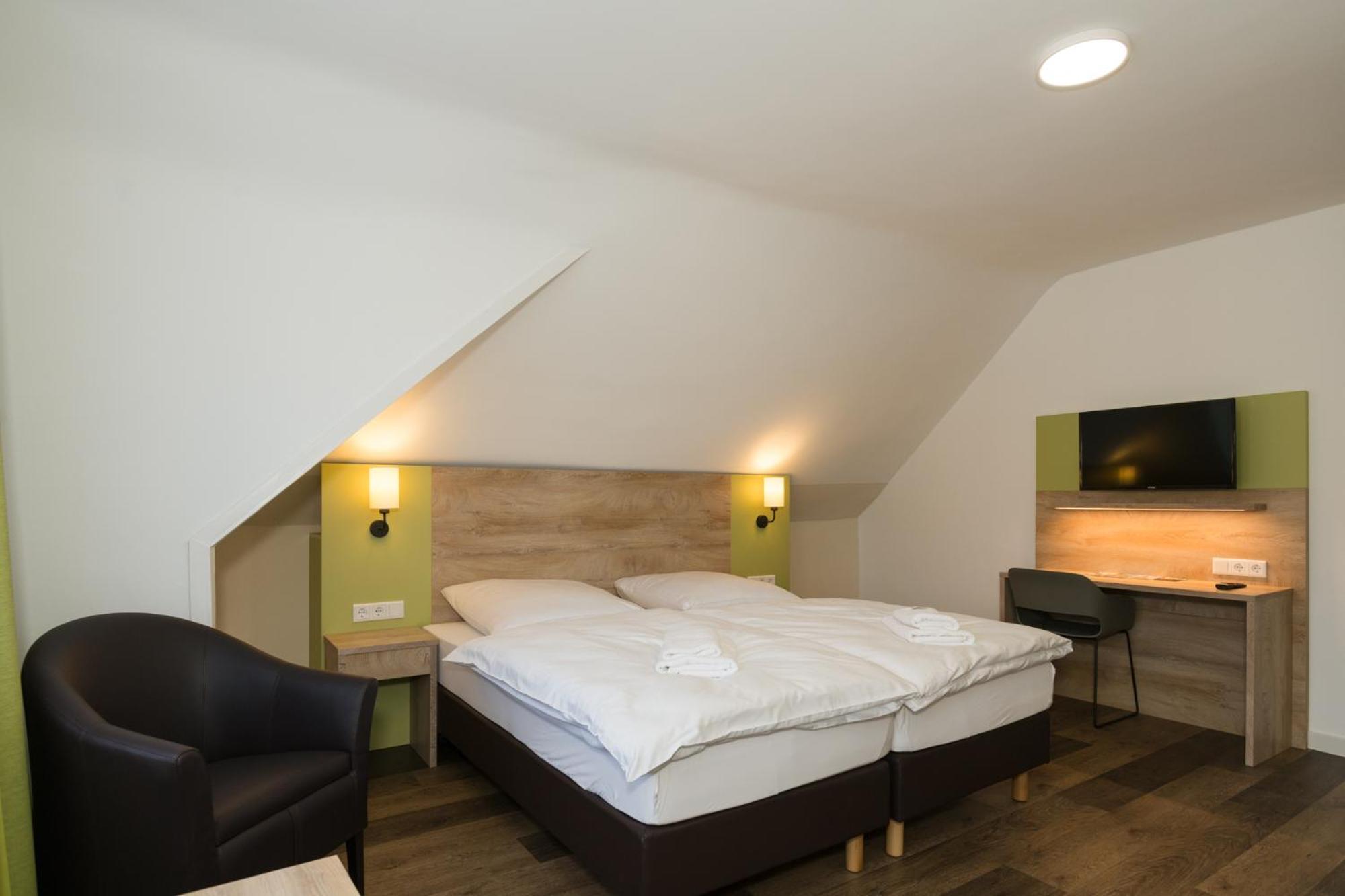 Roca Restaurant Und Hotel Bommersheim Eksteriør billede