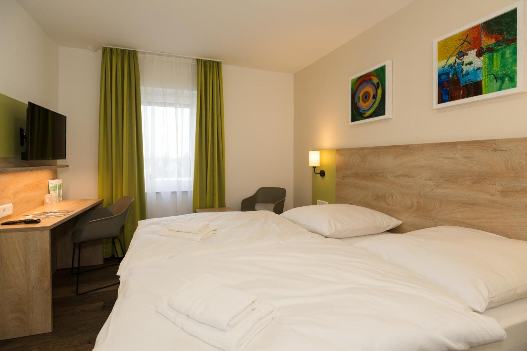 Roca Restaurant Und Hotel Bommersheim Eksteriør billede